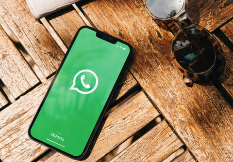 WhatsApp&nbsp;simplifie le transfert de conversations sur un nouvel appareil