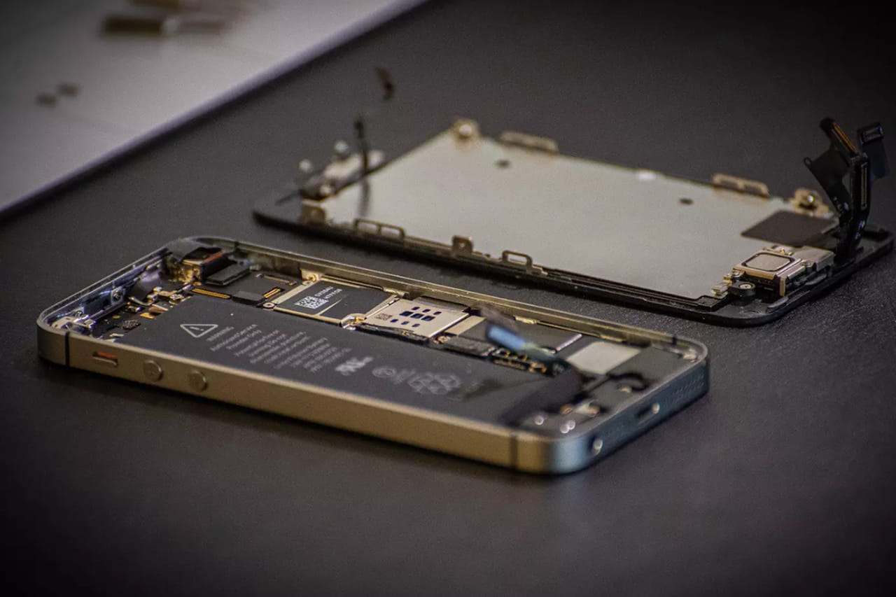Faire réparer un iPhone, un iPad ou un Mac dans un Apple Store va coûter moins cher