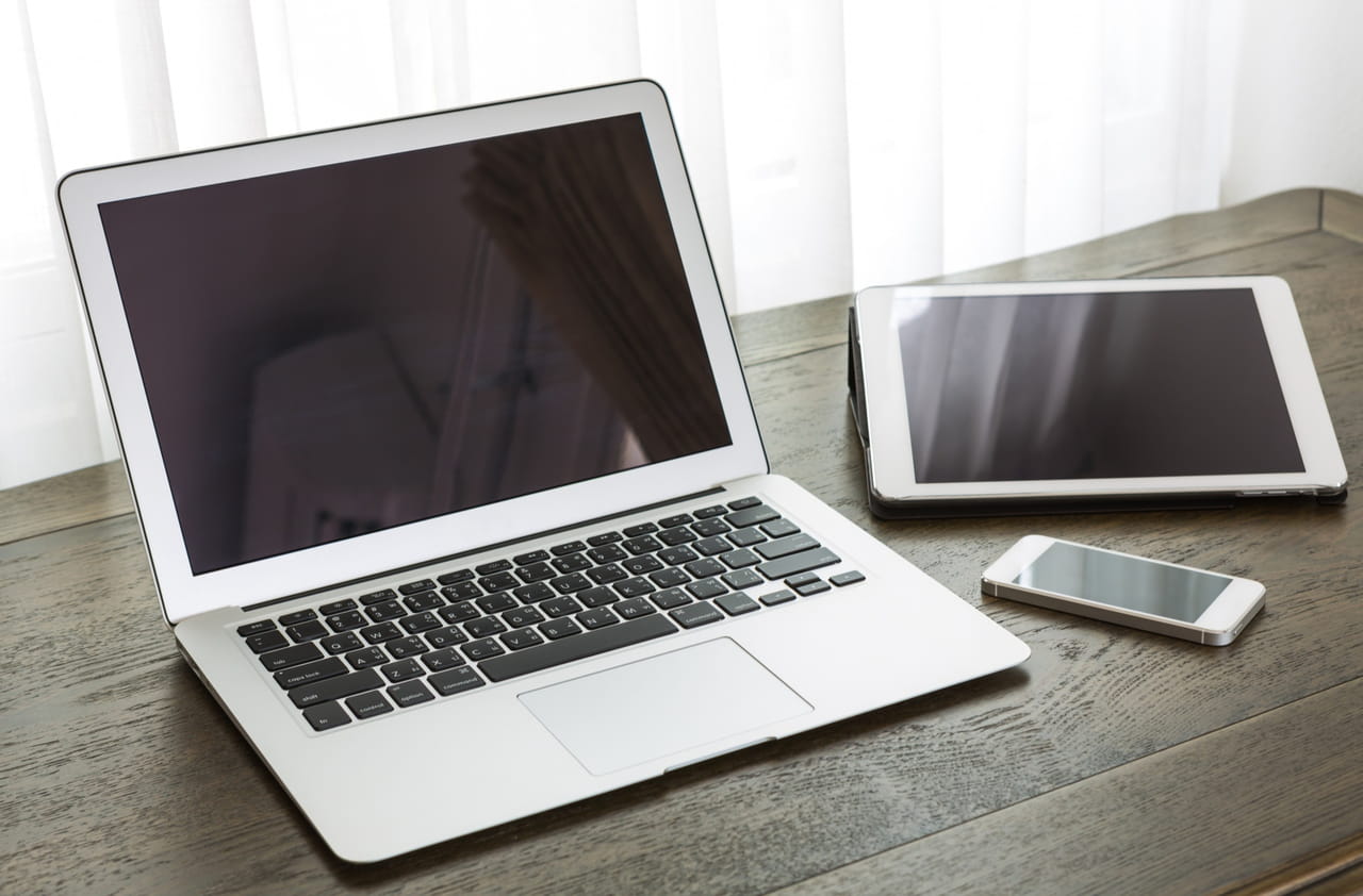 NordVPN ou Surfshark : lequel tient vraiment la route pour les connexions simultanées ?