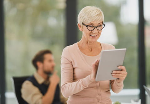 Seniors et Internet&nbsp;: les bons r&eacute;flexes pour &eacute;viter les arnaques num&eacute;riques