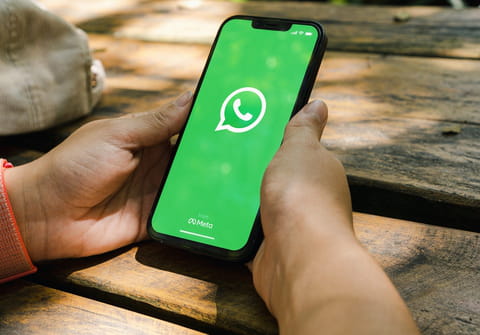 La publicité dans WhatsApp n'arrivera finalement en France qu'en 2026