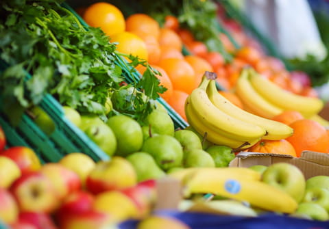 Ces fruits vendus en supermarch&eacute; ne sont pas du tout frais&nbsp;: ils ont parfois plus d'un an&nbsp;!
