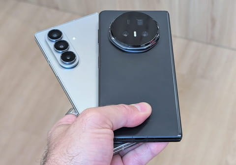 Samsung Galaxy Z Fold7 et Honor Magic V5 : les smartphones pliants gagnent en finesse