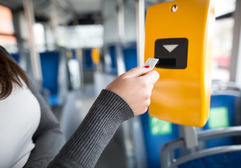 Un pass gratuit pour les transports en commun ? Ne cliquez pas, c'est une arnaque !
