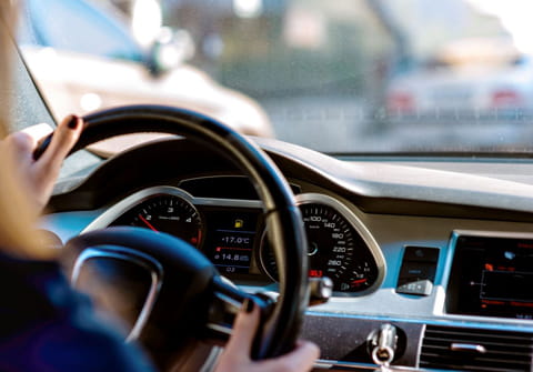 Votre voiture hybride s'usera très vite si vous conduisez de cette façon