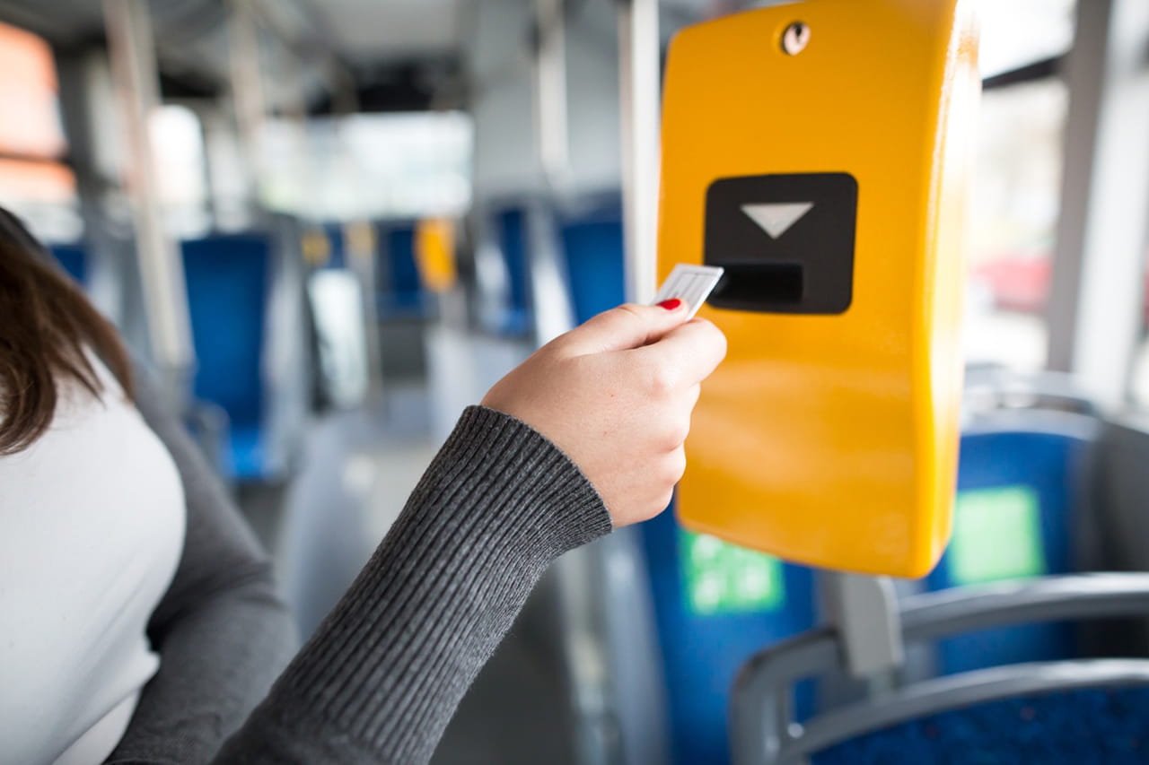 Un pass gratuit pour les transports en commun ? Ne cliquez pas, c'est une arnaque !