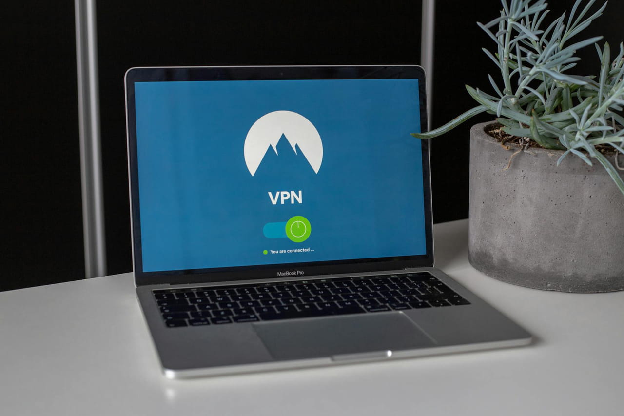 Internet vous voit. NordVPN vous rend invisible. Et c'est en promo