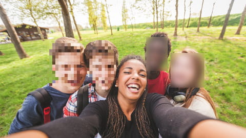 Flouter une photo&nbsp;: comment masquer un visage ou un d&eacute;tail