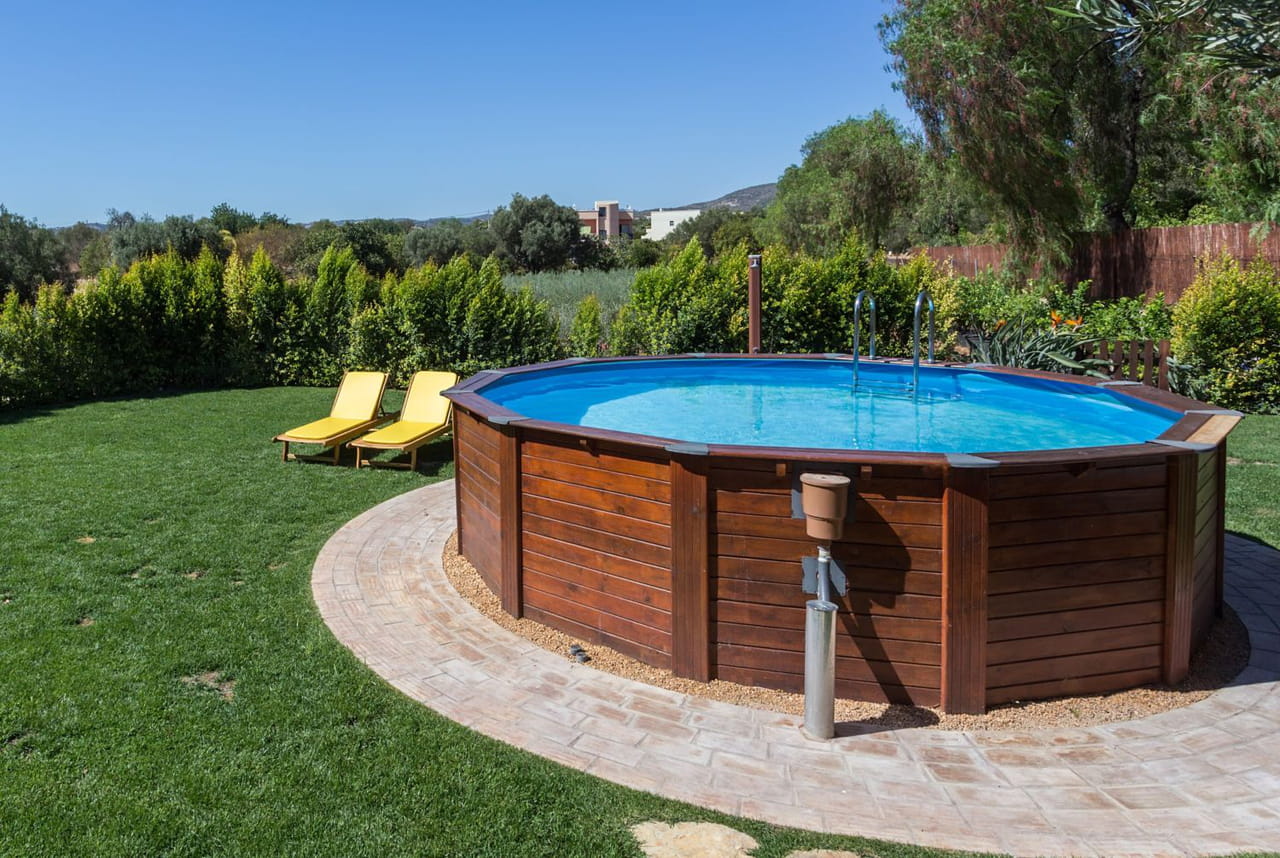 Même démontable, votre piscine hors-sol peut vous coûter cher en taxes et en impôts