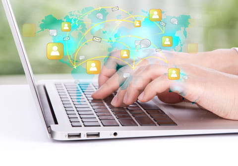 Les services ProtonVPN&nbsp;: VPN, Mail, Drive et Pass r&eacute;unis gratuitement ou d&egrave;s 9,99&nbsp;&euro;/mois