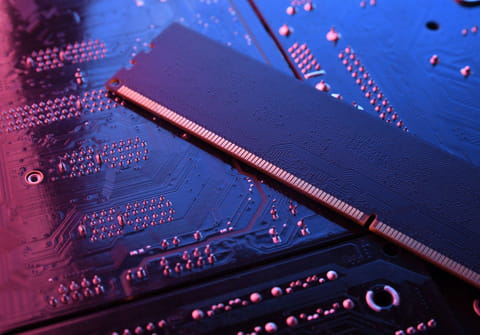 RAM et SSD&nbsp;: les prix de la m&eacute;moire s'envolent, et le pire est &agrave; venir en 2026