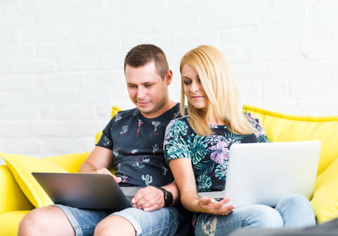 ProtonVPN vs NordVPN&nbsp;: deux approches pour voyager connect&eacute;