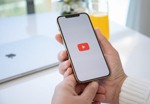 Regarder des vid&eacute;os YouTube sur smartphone devient beaucoup plus pratique avec cette nouveaut&eacute;