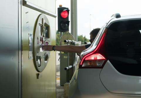 Voici l'astuce pour payer moins cher les p&eacute;ages d'autoroutes (c'est simple et l&eacute;gal)