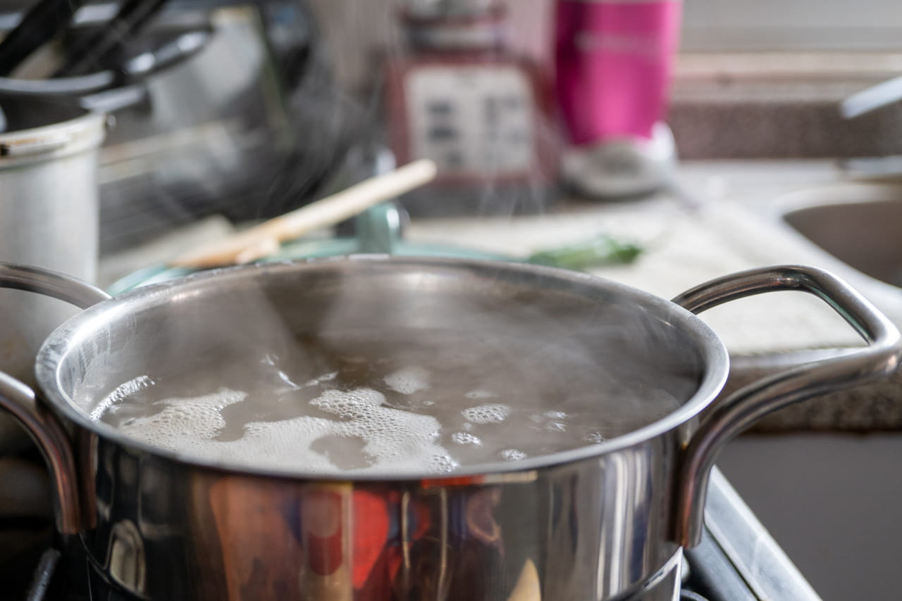 Cette eau de cuisson a un pouvoir incroyable : il ne faut plus la jeter !