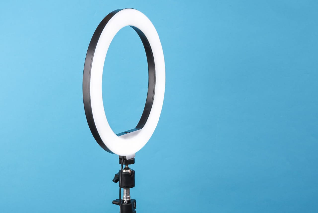 Edge Light : avant macOS, Windows 11 a déjà son anneau lumineux dans l'écran pour les appels vidéo