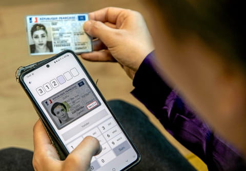 12&nbsp;millions de donn&eacute;es d'&eacute;tat civil d&eacute;rob&eacute;es&nbsp;: l'ANTS a-t-elle &eacute;t&eacute; pirat&eacute;e&nbsp;?