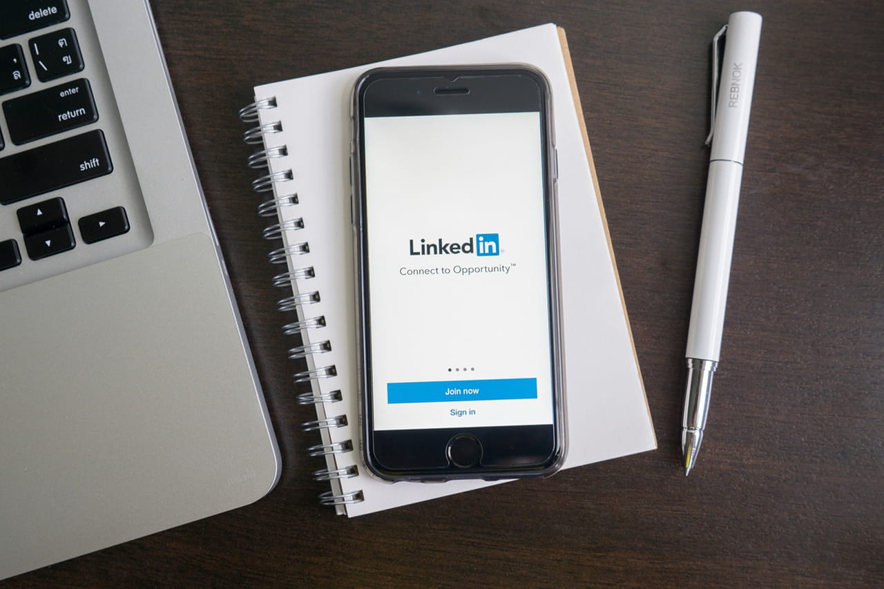 LinkedIn va exploiter vos données pour entrainer son IA : voici comment vous y opposer