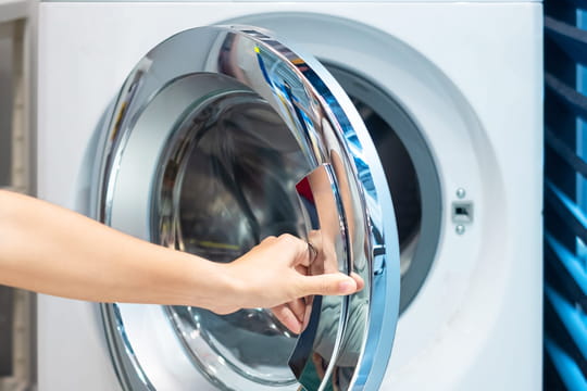 Faut-il laisser la porte de la machine &agrave; laver ouverte apr&egrave;s usage&nbsp;? Une grande marque r&eacute;pond