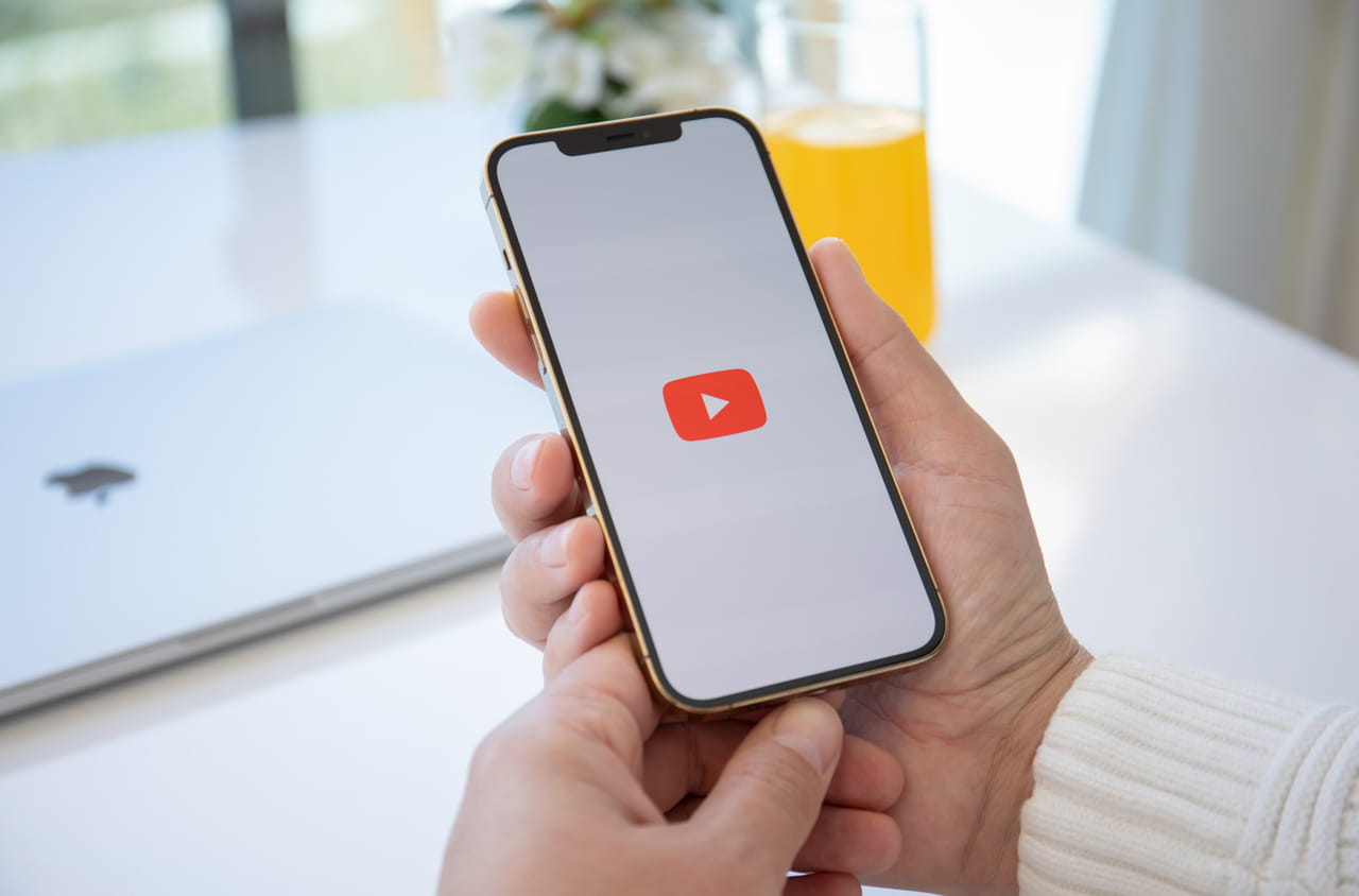 Regarder des vidéos YouTube sur smartphone devient beaucoup plus pratique avec cette nouveauté