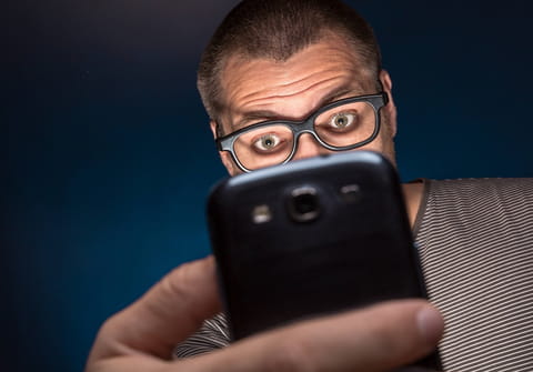 Il ne faut surtout pas répondre à ce SMS : c'est un piège