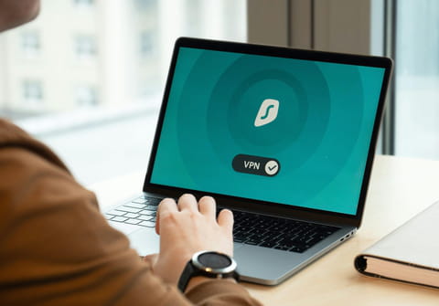 Surfshark Starter &agrave; 1,99&nbsp;&euro;/mois&nbsp;: un VPN s&eacute;rieux &agrave; prix d&eacute;risoire
